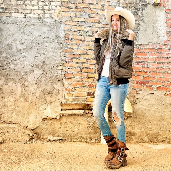 Bomber Jacket - Picture 3 of 5